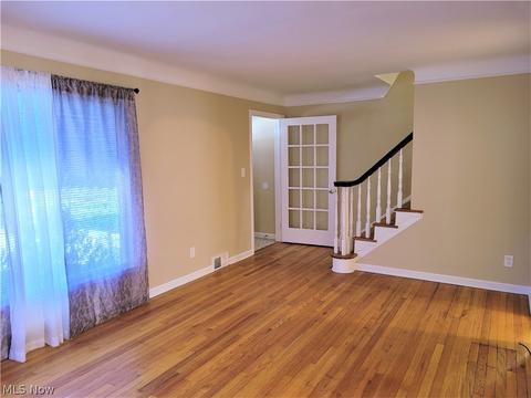 384 E 260th St, Euclid, OH 44132 photo 3