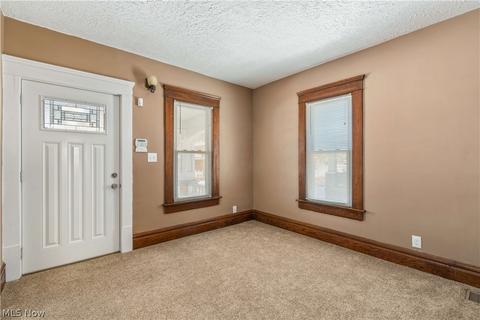 240 E Thornton St, Akron, OH 44311 photo 3