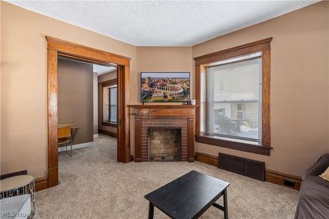 240 E Thornton St, Akron, OH 44311 photo 6