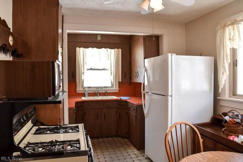 927 Vince Ave NW, Canton, OH 44708 photo 5