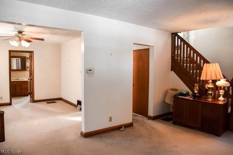 927 Vince Ave NW, Canton, OH 44708 photo 3