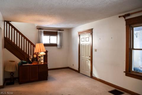 927 Vince Ave NW, Canton, OH 44708 photo 2
