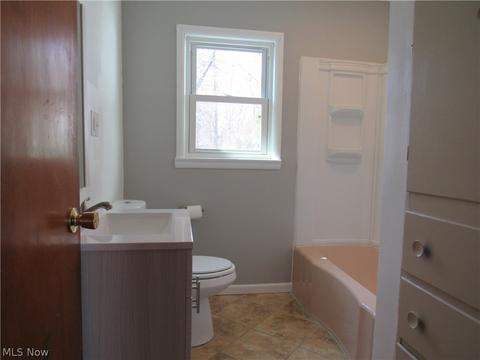 5845 Runkle Ave, Ashtabula, OH 44004 photo 14