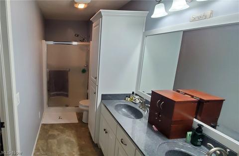1424 E Front St, Dover, OH 44622 photo 7