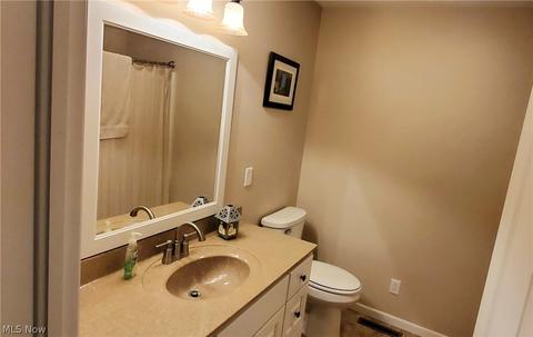 1424 E Front St, Dover, OH 44622 photo 10
