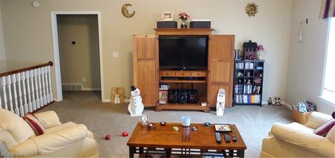 1424 E Front St, Dover, OH 44622 photo 4