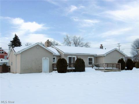 3317 Fairmount Blvd NE, Canton, OH 44705 photo 4