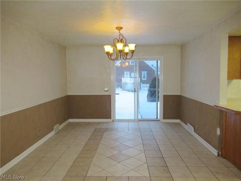 3317 Fairmount Blvd NE, Canton, OH 44705 photo 9
