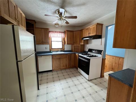 406 Sayers Ave, Niles, OH 44446 photo 8