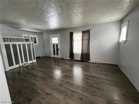 406 Sayers Ave, Niles, OH 44446 photo 2
