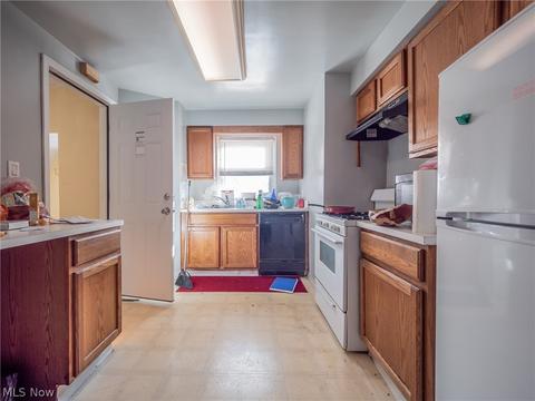 698 E 222nd, Euclid, OH 44123 photo 16