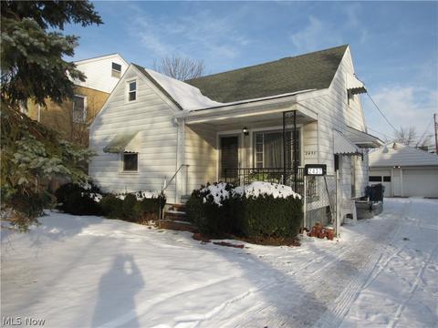 2437 E 31st St, Lorain, OH 44055 photo 1