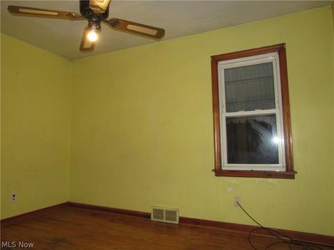 2437 E 31st St, Lorain, OH 44055 photo 13