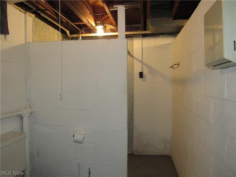 2437 E 31st St, Lorain, OH 44055 photo 24