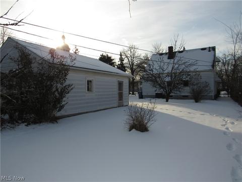 2437 E 31st St, Lorain, OH 44055 photo 29