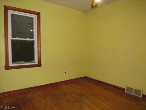 2437 E 31st St, Lorain, OH 44055 photo 12