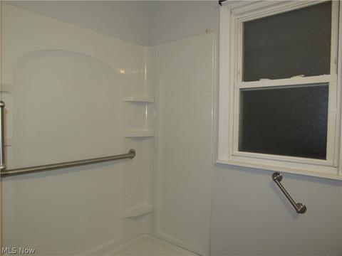 2437 E 31st St, Lorain, OH 44055 photo 10