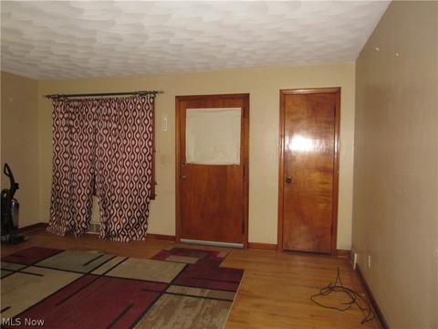 2437 E 31st St, Lorain, OH 44055 photo 5