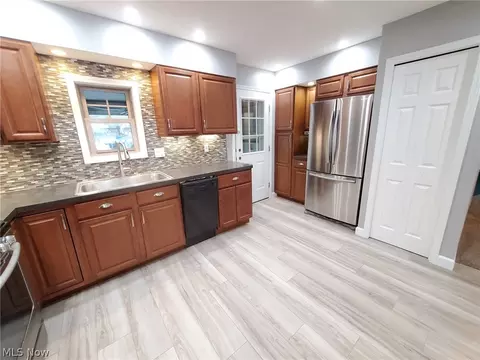 1428 Eleanor Dr, Ashtabula, OH 44004 photo 9
