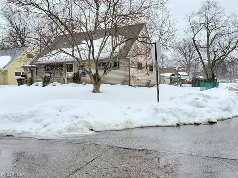 1428 Eleanor Dr, Ashtabula, OH 44004 photo 2