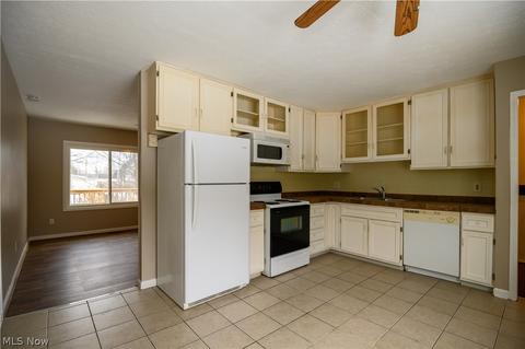 952 Salem Ave, Elyria, OH 44035 photo 16