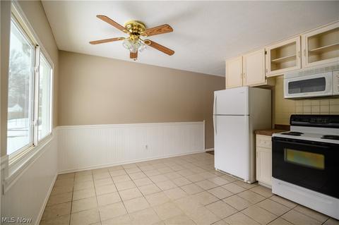 952 Salem Ave, Elyria, OH 44035 photo 14