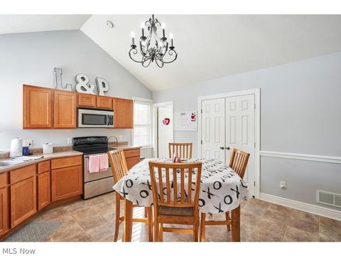 409 High St, Wadsworth, OH 44281 photo 9