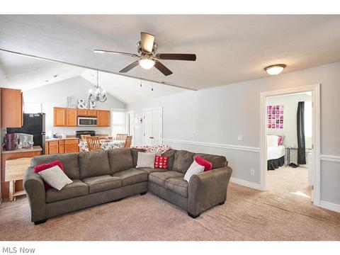 409 High St, Wadsworth, OH 44281 photo 6