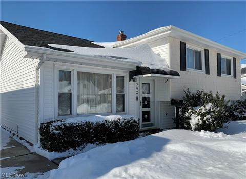 792 Charles St, Willowick, OH 44095 photo 4