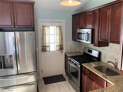 792 Charles St, Willowick, OH 44095 photo 10