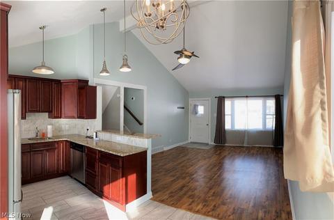 792 Charles St, Willowick, OH 44095 photo 7