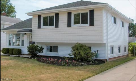 792 Charles St, Willowick, OH 44095 photo 5