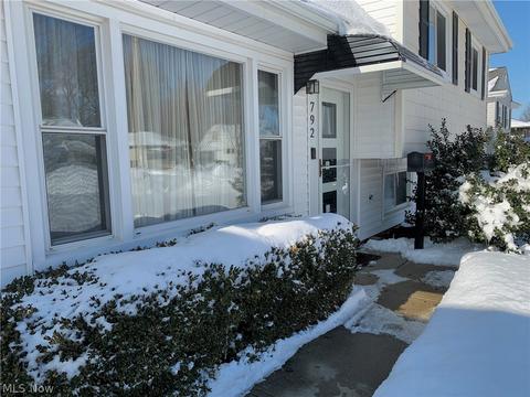 792 Charles St, Willowick, OH 44095 photo 3
