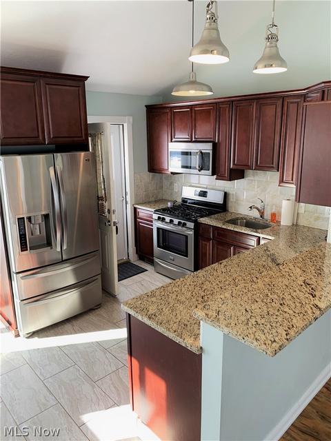 792 Charles St, Willowick, OH 44095 photo 11