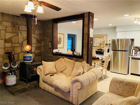 139 Valley Forge Cir, Elyria, OH 44035 photo 4