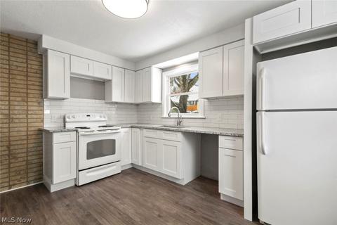 491 Audrey Ln, Struthers, OH 44471 photo 4