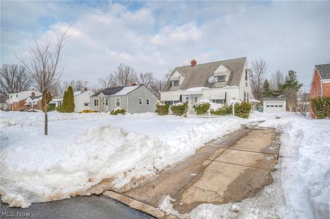 871 E 258th St, Euclid, OH 44132 photo 2