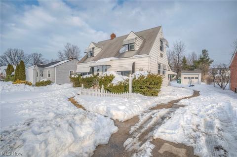 871 E 258th St, Euclid, OH 44132 photo 1