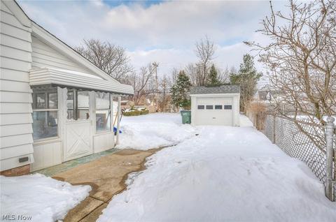 871 E 258th St, Euclid, OH 44132 photo 10