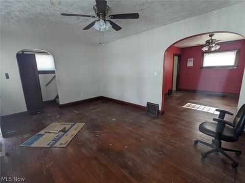 221 Wolf Ct, Elyria, OH 44035 photo 5