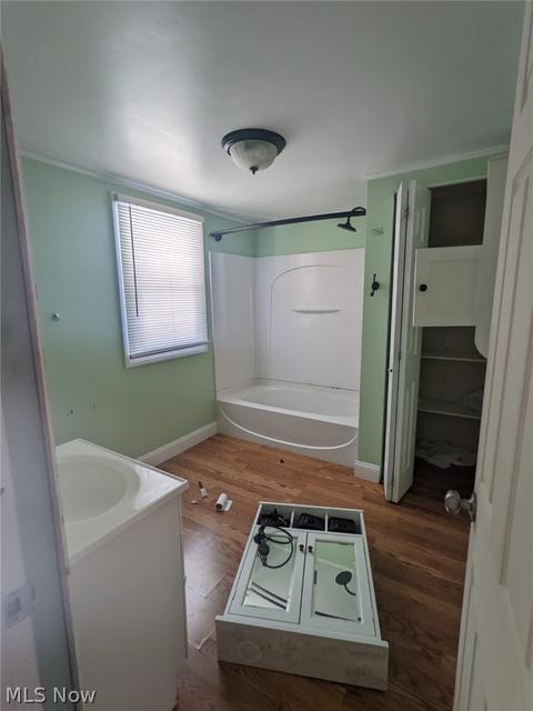 221 Wolf Ct, Elyria, OH 44035 photo 4