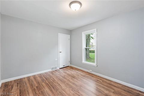460 Poland Ave, Struthers, OH 44471 photo 8