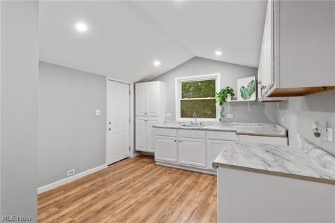 460 Poland Ave, Struthers, OH 44471 photo 13