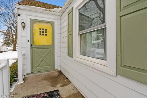 141 25th St SE, Massillon, OH 44646 photo 4