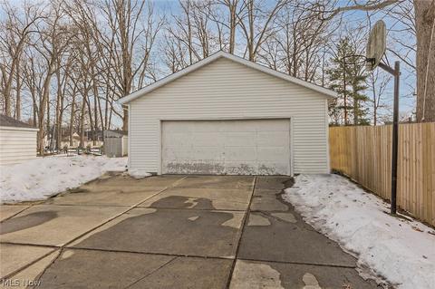 869 Lloyd Rd, Wickliffe, OH 44092 photo 16
