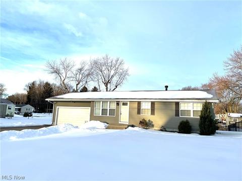 319 Mohawk Ave NW, Canton, OH 44708 photo 1