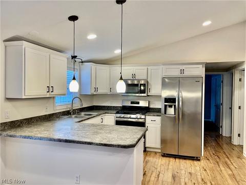 319 Mohawk Ave NW, Canton, OH 44708 photo 3