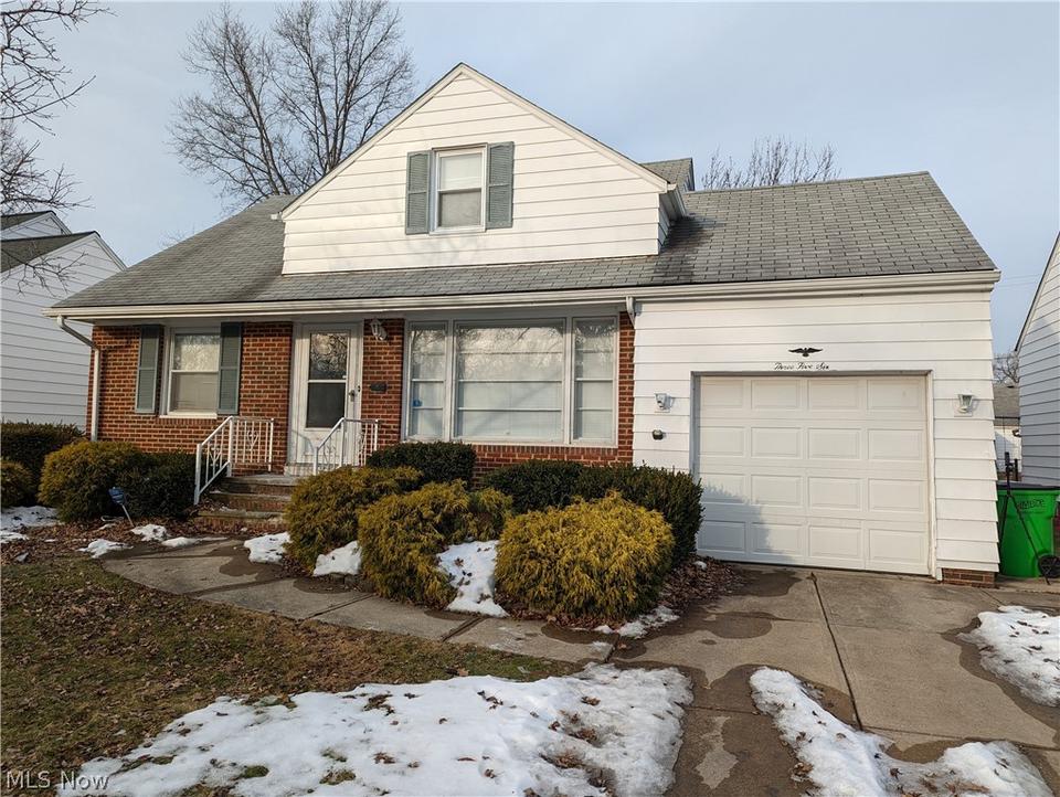 356 Walworth Ave, Euclid, OH 44132 24 Photos MLS 4349449 Movoto