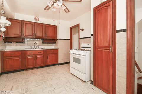 2346 E 35th St, Lorain, OH 44055 photo 6