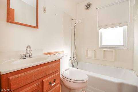 2346 E 35th St, Lorain, OH 44055 photo 10